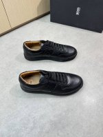 Boss 博思 -高端品质 原单休闲运动板鞋 -鞋面：纳帕小牛皮.空压品牌图腾、鞋身.后跟；空压品牌Logo -内里：水染牛皮 -大底：超轻Tpr 橡胶；成型大