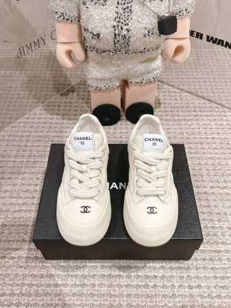 Chanel 25K 专柜新款单鞋 天花板顶级品质 这款靴子真的是小个子福星，厚底5Cma 更精致一点 菱格，显腿瘦，关键是上脚很舒服 鞋面：进口牛皮 内里：皮 - 点击图像关闭