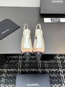 chanel~~香奈儿小香风2025新款低跟拼接女鞋尖头链条后空凉鞋，经典百搭，T台秀种草款，小红书达人打卡款，超级受棒的一款中跟凉鞋 玛丽珍复古风真的是好看又