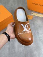 工厂p价p 实价 Louls Vultton 路易威登 新款半拖男鞋抢先上市 材料做工完胜市场所有版本 最高品质进口原版顶级小牛皮鞋面配潮流打印图案 内里材料采