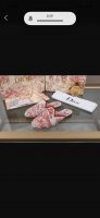 顶级版本高品质，原版1:1复刻出厂dior早秋刺绣狮子图案半拖，此单品犹如艺术品一般，带有高雅奢侈的韵味，圆润的鞋头设计！各大秀场的新宠面料真丝，内里全牛皮，意