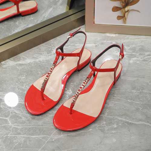 Gucci 古驰 2024年夏季新款平跟夹趾凉鞋 面料：漆皮 金属皮 内里:羊皮 大底：意大利真皮大底 跟高：1.5Cm 码数：35-42