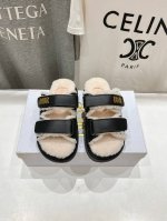高版本出厂 高品质 Dior*迪奥D家2024SS秋冬新款毛毛拖鞋！经典版型搭配进口羊毛，舒适度百分百！上脚超好看，超百搭 鞋面：进口头层牛皮 进口羊猄 内里：