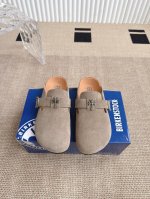 comehearts X Birkenstock 克罗心X勃肯鞋 皮革绒面时尚休闲包头鞋 牛皮绒面革质地柔软搭配可调节鞋扣提升穿着舒适度⑤ 人体工学设计分散脚部