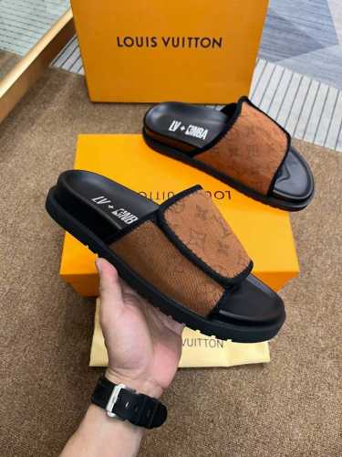 P230 专柜1:1 Lv新品男士拖鞋 高端精品， 鞋面进口原版材料， 精细做工， 鞋底超软，休闲宽松舒适型，多色可选，码38-45