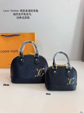 Lv 路易威登 村上隆贝壳包 新品系列最新Teddy系列高版本 贝壳包 手感超级好 搭配起来超级美腻 超级推荐 走秀款同步 上身效果好 原版五金带Logo 超级 - 点击图像关闭