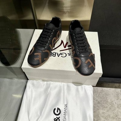 冲量价: P390男+20 高端版本 高质量 品牌大底Dolce & Gabbana 新款 顶级版本 高端质量 独家精工定制上市 品牌字母工艺点缀绝美奢华闪耀