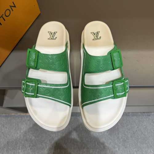 码数38-45LV路易威登 最新款 系列 Oblique 厚底 拖鞋 凉鞋原版购入开发 做货 这款 LV H-Town 凉鞋致敬运动风格经典标识，彰显 LV 的