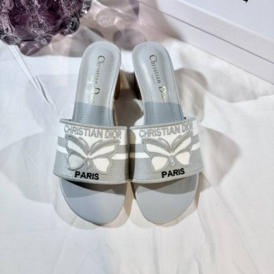 橙子出厂价p dior 迪奥春夏新款 立体蝴蝶 粗跟拖鞋 一字拖 凉拖 跟高 4.5Cm 码数 35-42