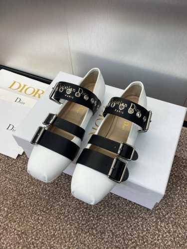 工厂价 迪奥 Dior 2025春夏新款D-Punk芭蕾舞娃娃女单鞋 CD字母logo五金皮带扣平底方头拼色跳舞鞋 市面顶级版本材质：鞋面进口小牛皮 进口羊猄皮