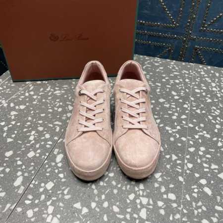 Loro Piana 系列休闲鞋推出 此系列以羊京皮为主，优雅低调奢华。时尚性与皮料实用性同样兼具依然全网最高品质。 ①鞋面：羊京皮 ②内里：羊皮 ③大底：原版 - 点击图像关闭