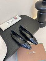 Loro Piana LP 25 ss 春夏新款 经典绝美 复古平底单鞋 极简主义风格，复古又级！ 简约又大气，属于非常耐看的款式！高级百搭之王一年四季春夏秋冬