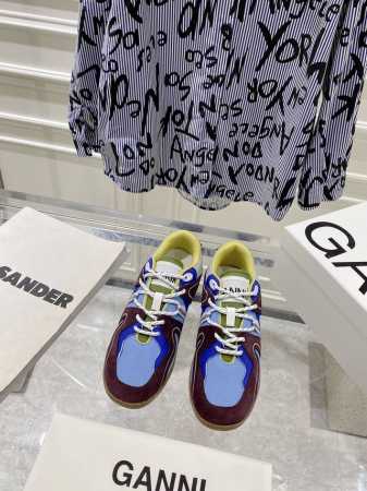 出厂 新品来袭 GANNI 杨幂同款 拼色复古德训鞋休闲运动鞋 原版购入开发 做货 丹麦知名品牌ganni 复古拼色德训运动鞋 整体鞋面为颗粒感十足的帆布材质， - 点击图像关闭