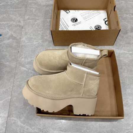 UGG｜厚底迷你人鱼靴 鞋底厚底：约6.99 CM 尺码：35 一40 - 点击图像关闭