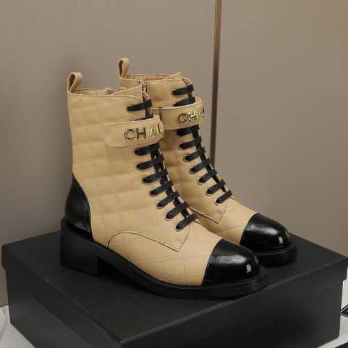 冲量价: CC小香秋冬牛皮短靴马丁靴新品fw new arrival～香家马丁靴基础版型，利落帅气！挺阔饱满，帅气拿捏！流线，材质，工艺严苛遵循原版精髓 鞋面：