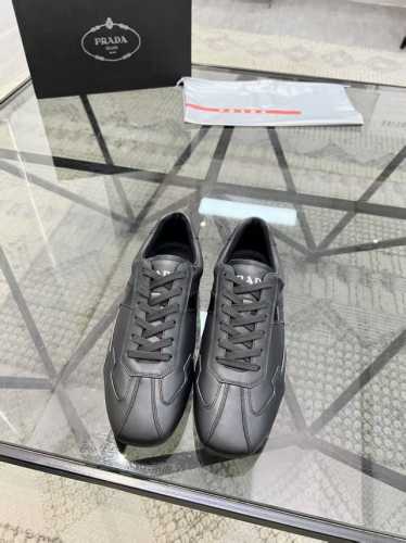 38-45 Prada 普拉达新款男士真皮运动鞋，市面最高版本 、欢迎任意对比！原版皮料质感极佳，超上档次！意大利进口胎羊网内里，可拆式垫！奢华用料、精细做工，