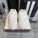 实价： Marni Big Foot 2.0面包鞋 顶级版本情侣款 独家男码漫画里走出来的鞋子 巨可爱 软呼呼超级舒服表面羊皮 内部网状透气设计原版开发 顶级版