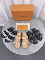 lv 路易威登 223 春夏新款 顶级版本原版一致 专柜主打最新款 新款沙滩鞋 硬货上新 代购级别！高级感十足！国内外博主刷爆的一款，复古又时髦 上脚美炸了！官