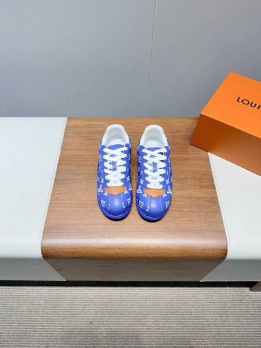 Lv25年新款情侣球鞋 穿上就是时髦精 这款 Footprint Socce-运动鞋于2025春夏系列时装展中亮相 是pharrell William-首次以足