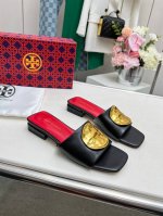 2024汤丽柏琦新款火爆推出面:牛皮 内里:绵羊皮 垫脚:山羊皮平跟出厂价:像胶底 皮底+30码数:35-43