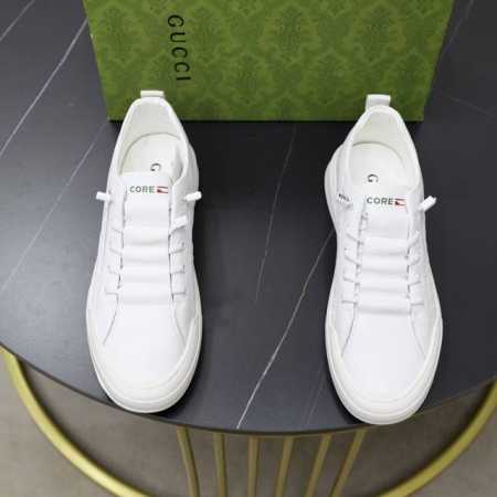 出厂价： 品牌：古奇gucci 标准码：男码38 44 45可以定做 等级：官网同款 高品质男鞋 材料：原版皮料材质 搭配舒适透气内里 原版防滑耐磨橡胶轻便大底 - 点击图像关闭
