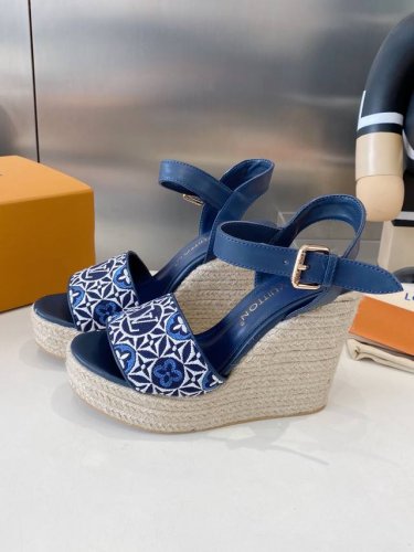 出厂价p 最新款Vuitton Loui .馿家系列 原版大底 顶级版本 原版开发 独家开模 码数35 42