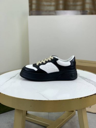 工厂p价p 实价 Gucci 古驰家 高版本全新系列 情侣饼干鞋 厚底运动鞋 这款的舒适度真的很绝 超级轻便舒适百搭 必备单品 这款单品充满了趣味十足的复古气息