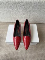 the Row 25Ss 春夏季新款单鞋 专柜新款The Row 原版复刻正确大底欢迎专柜对比！ 一款简单秀气又能保暖的单鞋，可搭配各种风格穿出不同风味，内里垫