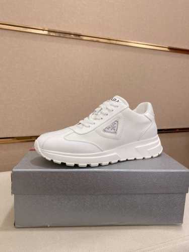 工厂P价 高版本 高品质新款Prada 普拉达 专柜同步上市， 新款男鞋、面料精选高科技滴胶工艺制作而成。内里:全牛皮内里。高端气垫开模防滑橡胶大底，精美线条、