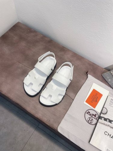 Hermes P: 情侣款，码数：35-44 45定做 Hermès 爱马仕男女同款春夏新款老舅凉鞋实力来袭 网红同款 进口牛皮羊皮～休闲百搭简单ins&小红书