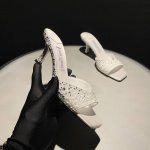 Jimmy Choo 一双能征服所有男士的高跟鞋好既穿百搭 年会必备单品Bilng Bilng美得让无人法窒息 材质:真丝烫钻渐变香槟色内里羊皮 意大利真皮大底