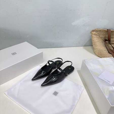 高品质出厂 ！小众潮牌Toteme25春夏 瑞士小众复古平底、猫跟尖头后空凉鞋！这种复古休闲的风格真的格外受欢迎，鞋型是今年流行的很火很复古的尖头头设计，相比圆 - 点击图像关闭