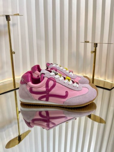 无扣 Loewe 罗意威情侣款 运动鞋 德训鞋 阿甘鞋 2025专柜走秀同步新配色德训鞋复古潮流 4色小扣饰点缀 休闲小白鞋 原版开发 做货 罗意威最新款 运动
