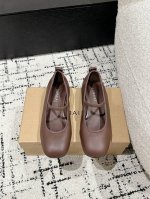 顶级版本LEMAIRE 25 新款绝美芭蕾舞鞋 上脚真的超级舒适 低调简约又不失高级 随意慵懒 小鸡黄色也好看平底 小羊皮 玛丽珍 超舒服 Lemaire 来自