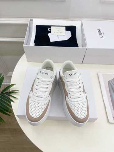 CELINE 赛琳 25 2025春夏新品 BLOCK TRIOMPHE拼色厚底小白鞋运动鞋上新！ 这一季的赛琳真的是开了挂、太有特色了 今年必须要入手一双ce