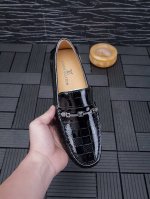 实价 ， LV 原版1:1路易威登，....作为时尚界的活跃一族，以大胆创新为本色 ，LV为潮男们打造出这款豆豆鞋 ，面料采用进口原版牛皮，舒适的头层猪皮内里.