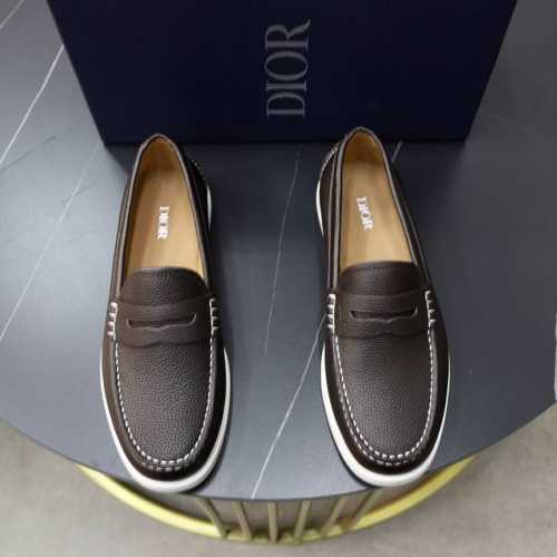 出厂价Pp： 品牌：迪奥Dior 标准码：男码38 44 45可以定做 等级：官网同款 材料：原版牛皮拼接 牛皮内里 原版Tpu耐磨柔软大底 款式类别：休闲运动
