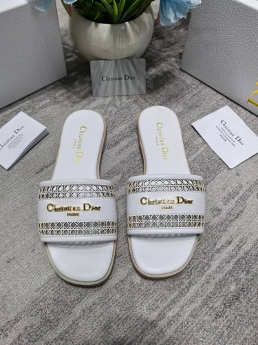 橙子出厂价p dior 迪奥春夏新款 镂空平底拖鞋 一字拖 休闲凉拖 码数 34-42