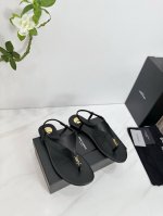 出厂 Saint Laurent圣罗兰25Ss 超火的凉鞋 单鞋专柜同步上新 各大明星网红纷纷上脚 款式时髦百搭 简约又高级 把优雅做到极致 上脚女神范爆棚 1