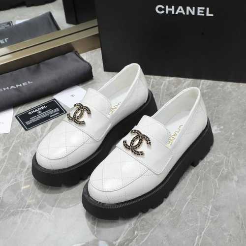 2054新品chanel香奈儿厚底字母logo 乐福鞋 香家这款乐福上脚非常大气，个性十足，我当成经典款开打，非常重视，必须做到最好。 原版开发了几个月，字母五