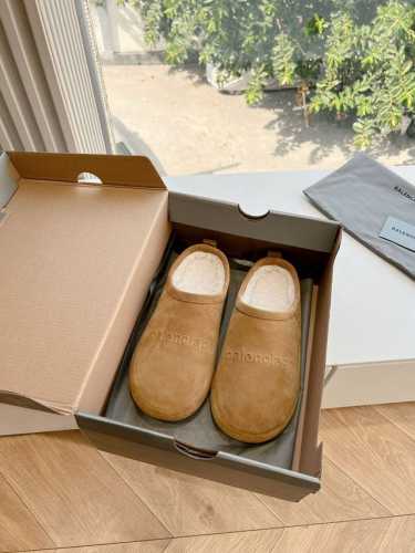 G038顶级版本 代购级别 Balenciaga 巴黎世家2024秋冬潮品毛拖 包头穆勒鞋最新的Balenciaga Political Campaign 徽标
