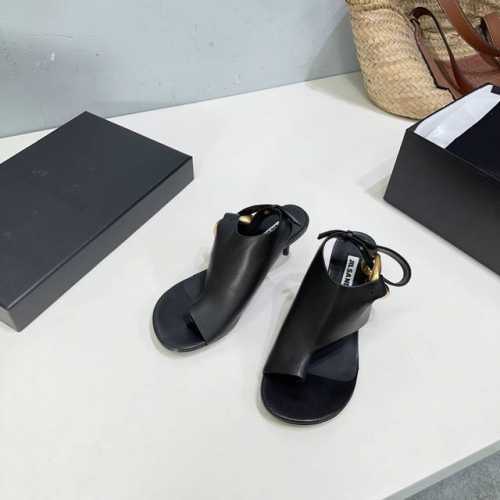 高品质出厂 ！顶级品质！小众潮牌Jilsander 25春夏极简主义五金扣后空高跟凉鞋！ 市面顶级原单版，Zp对比做货，所有细节都跟柜上一致：包括鞋面皮料，鞋垫