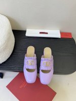 Valentino华伦天伦 鞋面：韩腊感牛皮 内里：羊皮 跟高：2.5Cm 大底：真皮大底 码数：35-4 .41.42定制