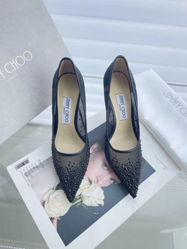 Jimmy Choo 周仰杰网纱烫钻高跟鞋系列 独家上新，简约时尚，匠心之作！超级好搭配，细节无可挑剔 集妹们一定买要买啊，各大博主网红纷纷入手，必入单品！上脚