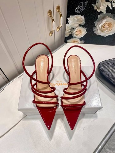 橙子出厂价p gianvito Rossi 一字带尖头高跟凉鞋 高跟鞋 设计超酷 经典百搭 上脚舒适 随意搭配皆可完美呈现 优雅风格 创造不一样的感觉 跟高 7