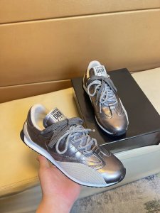 原单品质独家首发 迪奥 独特现代风运动鞋 休闲乐福原版皮 羊里 拒绝脱色磨脚 鞋底 原厂特供原版底 超酷 系带走路都带风风格设计 超舒服耐磨防滑原版底 就好像实