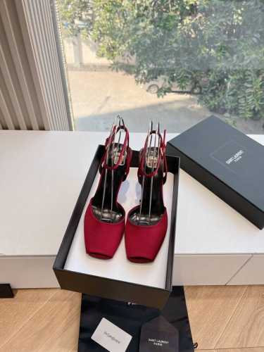 G288顶级品质Saint Laurent 圣罗兰坡跟鱼嘴凉鞋Lee金属钻链条尖头高跟鞋Ysl姐姐的美丽尤物高跟鞋 又是人间圣罗兰 Rose同款的高跟鞋化很好修