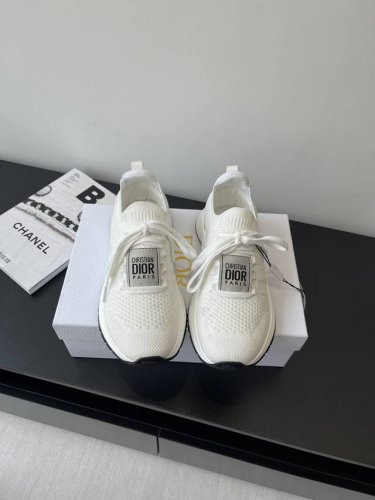 Dior 迪奥 25Ss新款系带 学院风 休闲时尚 运动鞋 情侣款 原版购入开发做货 精心制作 鞋面网布设计风格搭配超级时尚 细节也增添一丝优雅气质 轻盈的双色