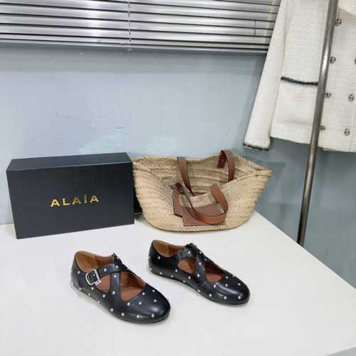 高品质出厂 ！小众潮牌Alaia25春夏麂皮铆钉圆头平底奶奶鞋玛丽珍乐福鞋单鞋！最新春夏时装秀新款系列平底芭蕾舞鞋！法国高端一线高定品牌！时尚界最后的手艺人 只
