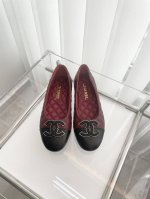 小香2024新品单鞋 ～～～市场最高版～～～同原版1：1复制！非市场普通版本。 面料：羊皮 内里：羊皮 大底：意大利皮底 跟高：1cm 码数：35-39 40、